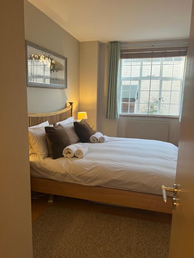 2 Bedroom Apartment Just Off Kings Road Londra Exterior foto