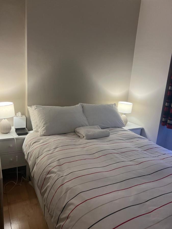2 Bedroom Apartment Just Off Kings Road Londra Exterior foto