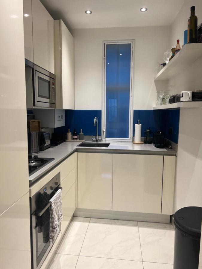 2 Bedroom Apartment Just Off Kings Road Londra Exterior foto