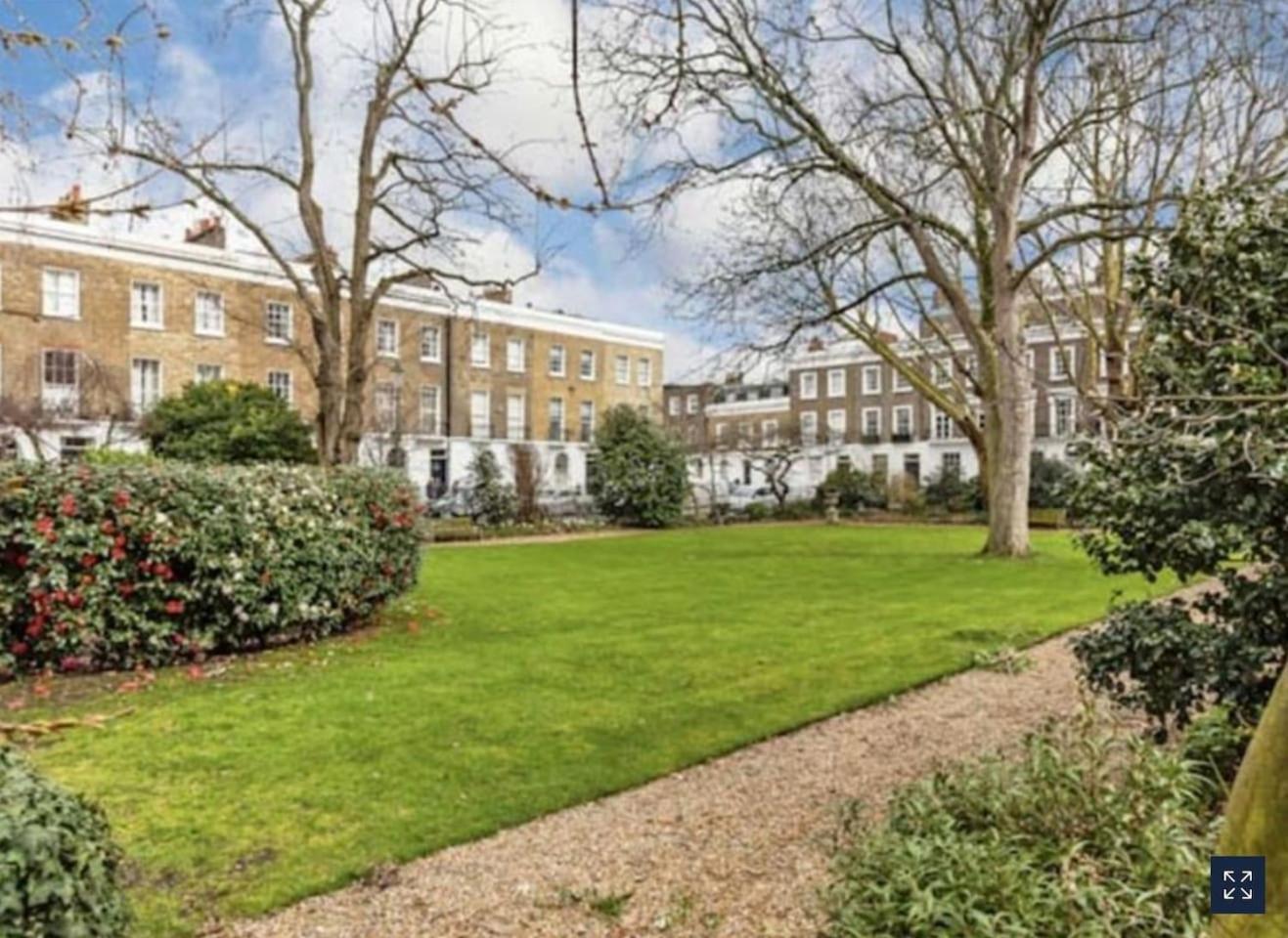 2 Bedroom Apartment Just Off Kings Road Londra Exterior foto